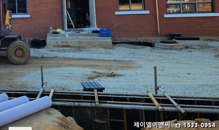 측구 형틀(거푸집) 작업 후 벽체 콘크리트 타설